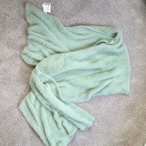 Urban Outfitters fluffy and soft scarf NWT